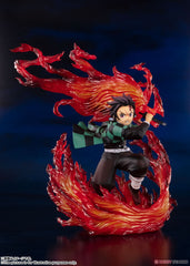 From "Demon Slayer: Kimetsu no Yaiba," Kamado Tanjiro dancing Hinokami Kagura, the Dance of the Fire God, joins Figuarts ZERO! Impressive effect parts are used to replicate the dynamic dance in three dimensions, down to the finest detail to evoke an incredible amount of feeling! [Set Contents] Main Body (include effect)