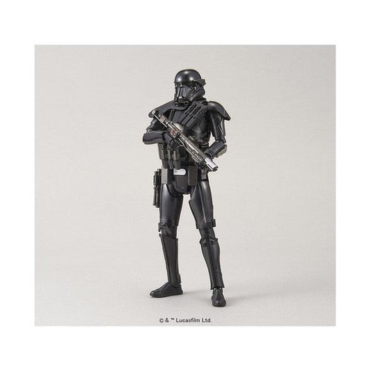 "Death Trooper" appears in "Rogue One: A Star Wars Story." Overall height approximately 163mm.

The image in the play is faithfully reproduced with a rich variety of equipment parts and the characteristic black molding color.

Two types can be reproduced by selecting equipment: "Death Trooper" and "Death Trooper Specialist".

Includes hand parts that allow you to recreate the unique pose of holding a gun diagonally downward.

Faithfully reproduced down to the soles of the shoes.

Comes with 3 types of weapo