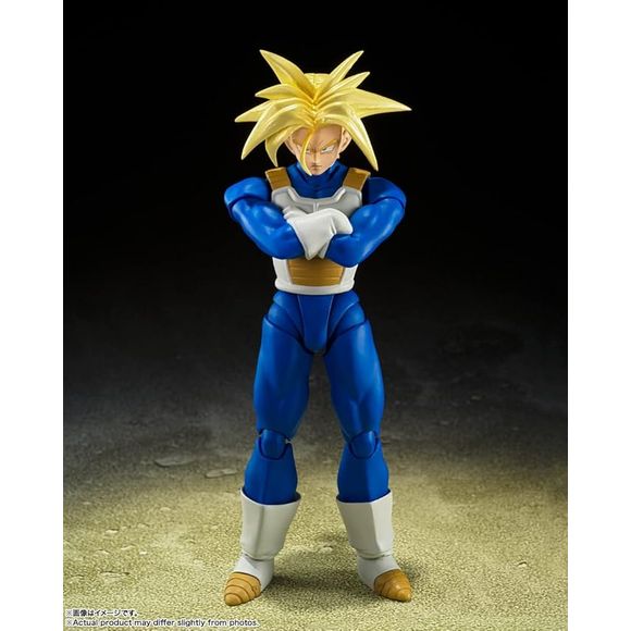 Super Saiyan Trunks from "Dragon Ball Z" gets a new "S.H.Figuarts" action figure from Bandai! His colors are now more accurate to those seen in the anime, and he comes with two interchangeable facial expressions and interchangeable hands. Replacement arm parts are included too. Order him for your own collection today!

[Figure Size]: Approximately 5.5in tall
[Materials]: PVC, ABS