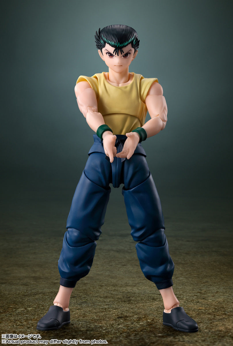 Yusuke Urameshi from "Yu Yu Hakusho" joins the "S.H.Figuarts" action-figure lineup from Bandai, wearing his uniform from the Dark Martial Arts Tournament arc! He's fully posable, and comes with five interchangeable facial expressions; an interchangeable head with his hair down is also included, and combined with the interchangeable faces, you can recreate a total of ten different heads!