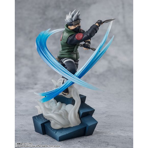 Kakashi Hatake from "Naruto Shippuden" is the subject of this new "Figuarts Zero Extra Battle" display figure from Bandai! Based on the fierce battle between Kakashi and Obito from episode 595 of "Naruto Shippuden," this figure shows Kakashi brandishing his kunai to settle the score; translucent effect parts emphasize the dynamic action of his strike. Order him for your own collection today!