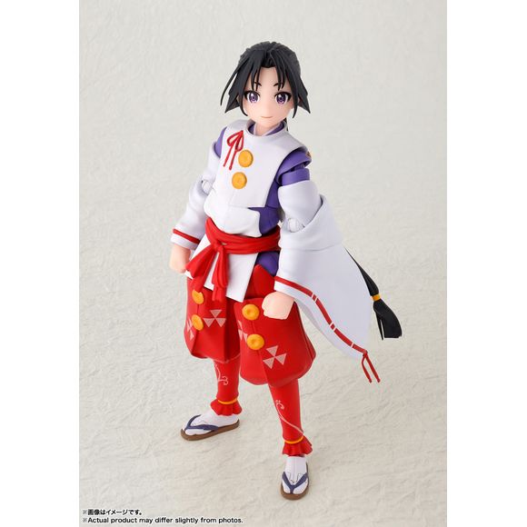 PRE-ORDER: Expected to ship in March of 2025

Hojo Tokiyuki appears in S.H.Figuarts. With various interchangeable parts, you can recreate memorable scenes from the anime! [Set Contents] Main body, Interchangeable wrist parts: 3 left, 2 right, Interchangeable facial parts: 4, Sword