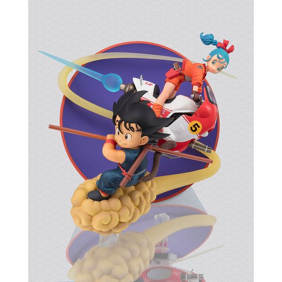 As pictured in the first publication of "DRAGON BALL" in Issue 51 of "Weekly Shonen Jump" in 1984, Son Goku & Bulma are brought to FiguartsZERO! 

Made in proportion to the size of the magazine at 170mm, this figure doesn't just recreate Son Goku and Bulma.
