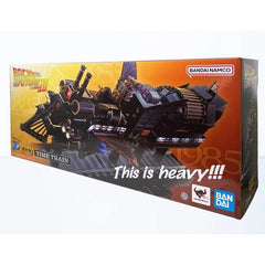 It's a large volume equivalent to a 0-gauge model train. It lights up! It moves! It makes sounds! 56 LEDs create light that evokes the scenes in the movie!

The impressive steampunk parts are motorized and moveable. The draft sound of the steam locomotive echoes along with them. The transformation into flight mode is recreated by replacing some of the wings and other parts. When the driving wheels are in flight mode, they start to move in tandem. A figure of the same scale is also included, bringing scenes