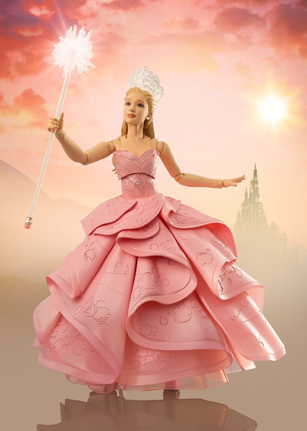 PRE-ORDER: Expected to ship in June of 2026

GLINDA performed by Ariana Grande is now joining the S.H.Figuarts series!  Glinda's multi-layered pink bubble dress is recreated with delicate sculpting and a sheer color palette. Her glittering wand and tiara are also meticulously designed.
