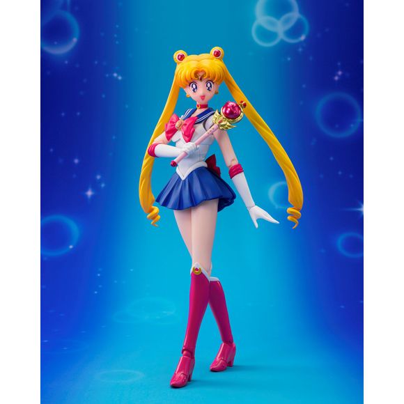 PRE-ORDER: Expected to ship in August of 2026

"From “Pretty Guardian Sailor Moon R” comes Sailor Moon wearing the Crystal Star Compact!  With fully revamped articulation and sculpting, she looks even more dazzling!

[Set Contents] Main Body, 4 interchangeable hand parts (each for left and right), 3 interchangeable facial parts, Cutie Moon Rod, Luna, Complete stand"
