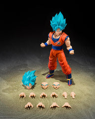 rom Dragon Ball Super, Super Saiyan God Super Saiyan Son Goku joins S.H.Figuarts with an all-new sculpt!

Goku has been realized with a brand-new sculpt that pays meticulous attention to proportions, facial expressions, and fine details. This figure incorporates newly engineered articulation developed for the S.H.Figuarts Dragon Ball series—particularly adopting the Dynamic-Movable Shoulder System (patent pending) for the shoulders.  5.7 inches (14.5cm) tall.

Contains:
Super Saiyan God Super Saiyan Goku fi