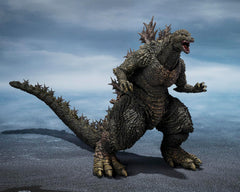 Godzilla from the new attraction "Godzilla the Ride: Great Clash," currently showing at Seibu-en Amusement Park in Tokorozawa near Tokyo, is joining Bandai's "S.H.MonsterArts" action-figure lineup! This incredibly posable figure is based on the 3D data used in the video, and the prototype was sculpted, painted, and produced by Yuji Sakai. Godzilla's dorsal fins in particular are meticulously reproduced, and Godzilla's neck articulation has been improved to allow fans to recreate his impressive swimming pose