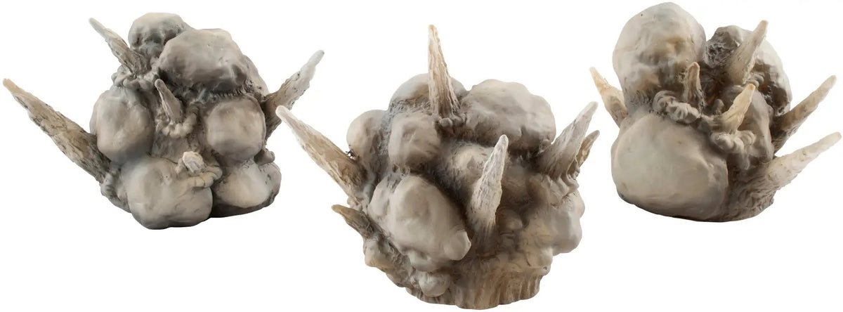 Bandai's "Tamashii Effect" series introduces the "Explosion" effect part, recreating the moment of a powerful explosion! Use it to recreate heroic scenes or battle scenes with your "S.H.Figuarts" or other action figures. Smaller explosions with different shapes can be combined with the Tamashii Stage (sold separately) to create an even larger explosion effect! This item comes in a set of three.

Figures and tamashii stage items shown not included (sold separately).