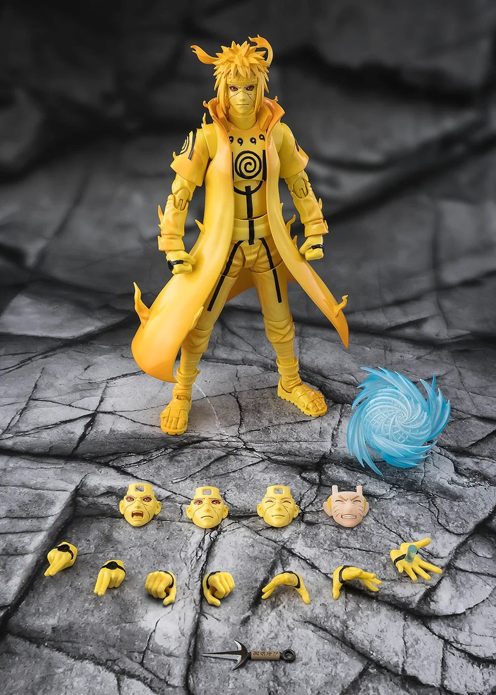 PRE-ORDER: Expected to ship in September of 2026

From the NARUTO series, MINATO NAMIKAZE [Kurama Link Mode] -Bond of Light That Shatters Darkness- joins S.H.Figuarts! With the design and coloring inspired by 'Minato Namikaze' as he appeared in Kurama Link Mode during the Fourth Great Ninja War. It comes with kunai and large Rasengan effects, allowing dynamic battle scenes to be recreated.

Additionally, an expression part that can be used for 'Naruto Uzumaki: The Power to Unite-' is also included to recrea