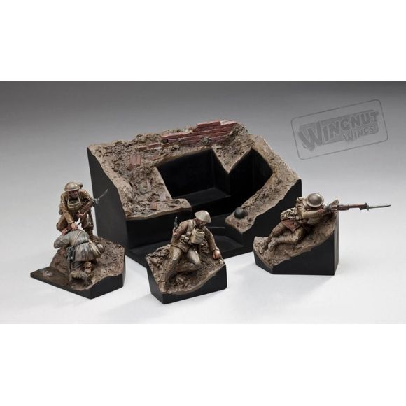 Wingnut Wings LC3201 Little Contemptibles Taking Cover Metal Figure Scene | Galactic Toys & Collectibles