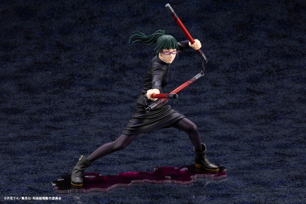 Maki comes to life in a powerful stance gripping the special grade cursed tool Playful Cloud. Extra attention was paid to the flow of her hair and wrinkles in her outfit, making for an incredible sculpt that overflows with energy. This statue perfectly captures Maki’s nimble and dynamic fighting style.
