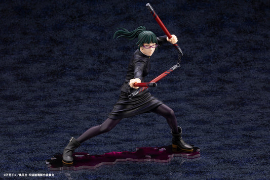 Maki comes to life in a powerful stance gripping the special grade cursed tool Playful Cloud. Extra attention was paid to the flow of her hair and wrinkles in her outfit, making for an incredible sculpt that overflows with energy. This statue perfectly captures Maki’s nimble and dynamic fighting style.