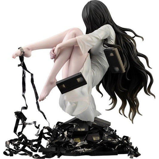 Kotobukiya's "Bishoujo" figure lineup has reached its 15th anniversary, and to commemorate this milestone, Sadako, a Japanese horror character famous worldwide, joins the series! Shunya Yamashita gives this horror icon an elegant and delicate expressiveness. Interchangeable parts are included so you can display her with her face entirely covered by her long black hair, or with one lonely eye peering out from under her hair. Her white dress is made of clear material to express the way her bare skin is visibl