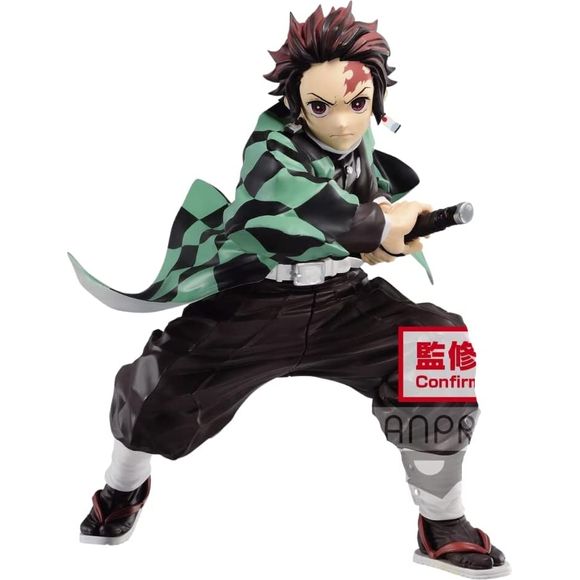 Create an epic fight scene with the Demon Slayer: Kimetsu no Yaiba Maximatic figure series! Based on his appearance in the anime, Tanjiro Kamado is posed and ready for action!