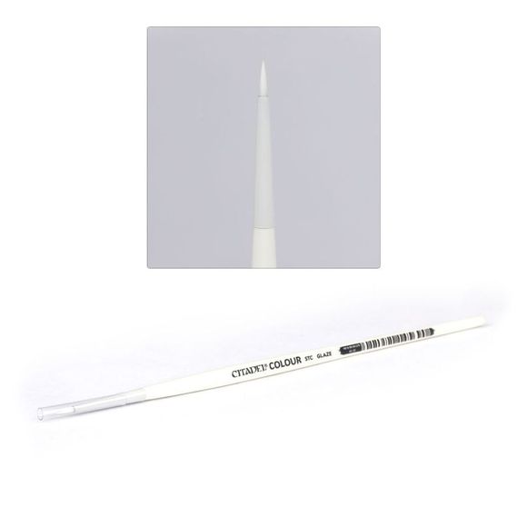 Armed with synthetic brush fibers, this brush is ideal for all of your glazing needs!