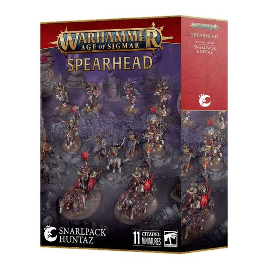 This boxed set builds 11 multipart plastic Gloomspite Gitz miniatures:
– 1x Snarlboss
– 2x Wolfgit Retinue
– 2x Sunsteala Wheelas
– 6x Snarlpack Cavalry
The kit comprises 232 plastic components, including 3x scenic bases, 2x Citadel 105mm by 70mm Oval Bases, and 6x Citadel 70mm by 41.5mm Oval Bases. These miniatures require assembly and are supplied unpainted – we recommend using Citadel Plastic Glue and Citadel Colour paints.