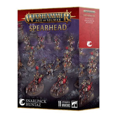 This boxed set builds 11 multipart plastic Gloomspite Gitz miniatures:
– 1x Snarlboss
– 2x Wolfgit Retinue
– 2x Sunsteala Wheelas
– 6x Snarlpack Cavalry
The kit comprises 232 plastic components, including 3x scenic bases, 2x Citadel 105mm by 70mm Oval Bases, and 6x Citadel 70mm by 41.5mm Oval Bases. These miniatures require assembly and are supplied unpainted – we recommend using Citadel Plastic Glue and Citadel Colour paints.