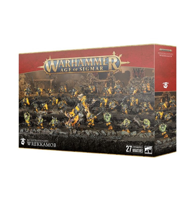 Releases November 29th 2024.
Warhammer 40k Holiday boxes are here! This set contains:
– 1x Tuskboss on Maw-grunta (which can alternatively be built as a Maw-grunta with Hakkin' Krew or a Maw-grunta Gouger)
– 6x Weirdbrute Wrekkaz (which can alternatively be built as Brute Ragerz)
– 20x Ardboyz

These miniatures are supplied with 1x Citadel 120mm Oval Base, 6x Citadel 40mm Round Bases, and 20x Citadel 32mm Round Bases. The miniatures are supplied unpainted and require assembly – we recommend using Citadel Pl