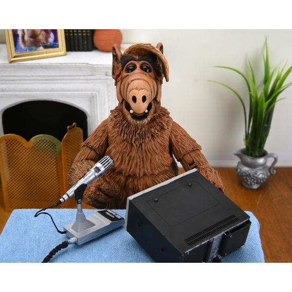 NECA ALF Ultimate ALF Action Figure | Galactic Toys & Collectibles