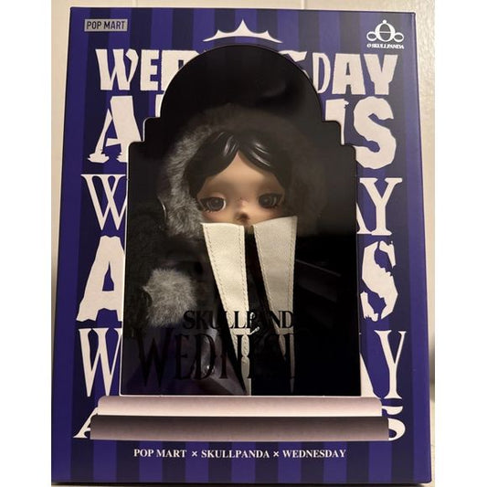 SKULLPANDA × Wednesday Plush – Nevermore Academy Uniform Version (Authentic)

Step into the shadows of style with the SKULLPANDA × Wednesday Plush – Nevermore Academy Uniform Version, a striking collaboration between POP MART and the iconic Wednesday Addams universe. This premium plush stands approximately 13.5 cm (5.32″) tall and features the gothic-chic Nevermore Academy uniform, flawlessly blending SKULLPANDA’s signature design aesthetic with Wednesday’s timeless dark charisma.