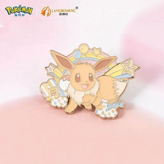 Celebrate one of Pokémon's most beloved companions with the Langbowang Pokémon Nijiiro Pop Series Eevee Metal Enamel Pin Badge! Featuring Eevee in an adorable pastel-inspired design surrounded by colorful rainbows, stars, music notes, Poké Balls, and candy accents, this beautifully crafted enamel pin is the perfect addition to any Pokémon collection.

Part of Langbowang's Nijiiro Pop Series, this premium-quality hard enamel pin features vibrant pastel colors, polished gold-tone metal, and intricate detailin