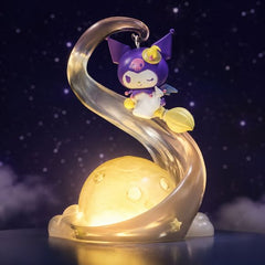 Add a touch of nighttime magic to your collection with the Kuromi Natural Spirit Light-Up Figure from Langbowang. This enchanting display features Kuromi soaring through the stars on her broomstick, suspended atop a beautifully sculpted translucent swirl surrounding a glowing moon. Soft LED illumination brings the entire scene to life, creating a dreamy atmosphere perfect for display day or night.

Part of the whimsical Sanrio Characters Natural Spirit Series, this figure captures Kuromi's mischievous charm
