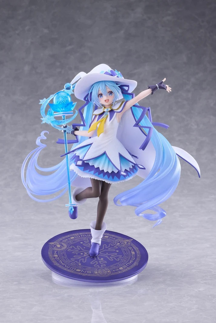PRE-ORDER: Expected to ship in February of 2027.

Celebrate one of Snow Miku’s most magical designs with the Snow Miku AMP+ Figure – Snow Miku All Stars 2014 Ver. from Taito!

This detailed figure recreates the beloved 2014 Snow Miku design with her distinctive wizard-inspired outfit, flowing twin tails, oversized hat, and staff. The icy blue, white, and purple color palette gives the figure a strong winter fantasy look, while the large decorative base and dynamic pose help it stand out as a centerpiece in